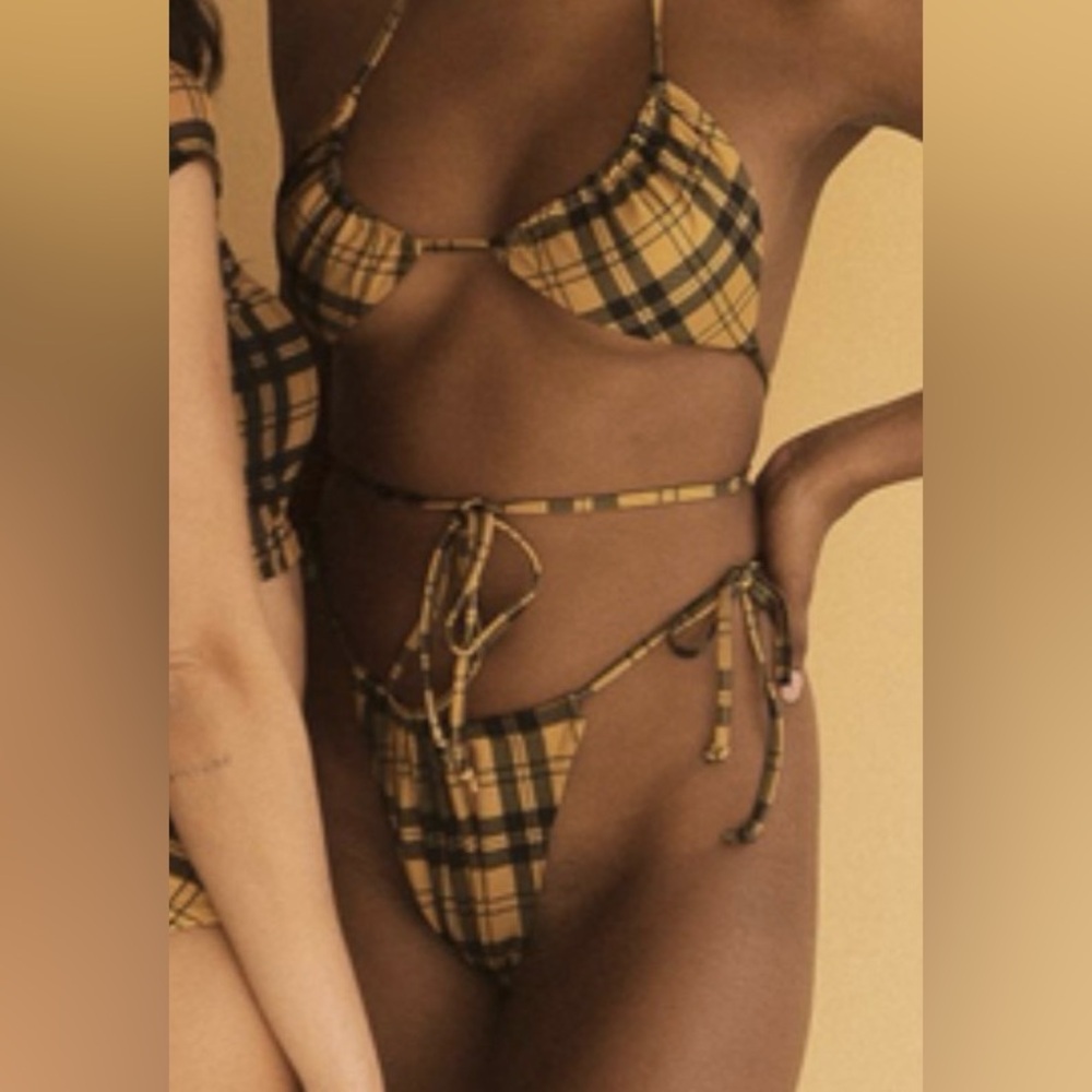 Londre Bikini Bottom